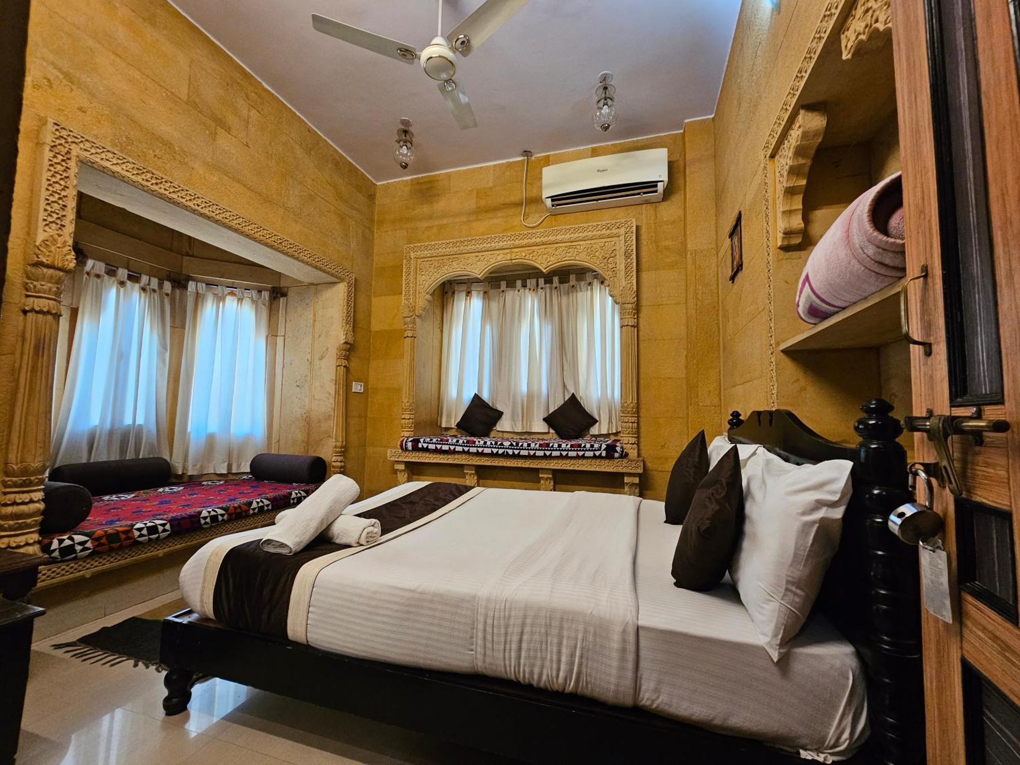 Hotel Royal Haveli Dzsaiszalmer Kültér fotó