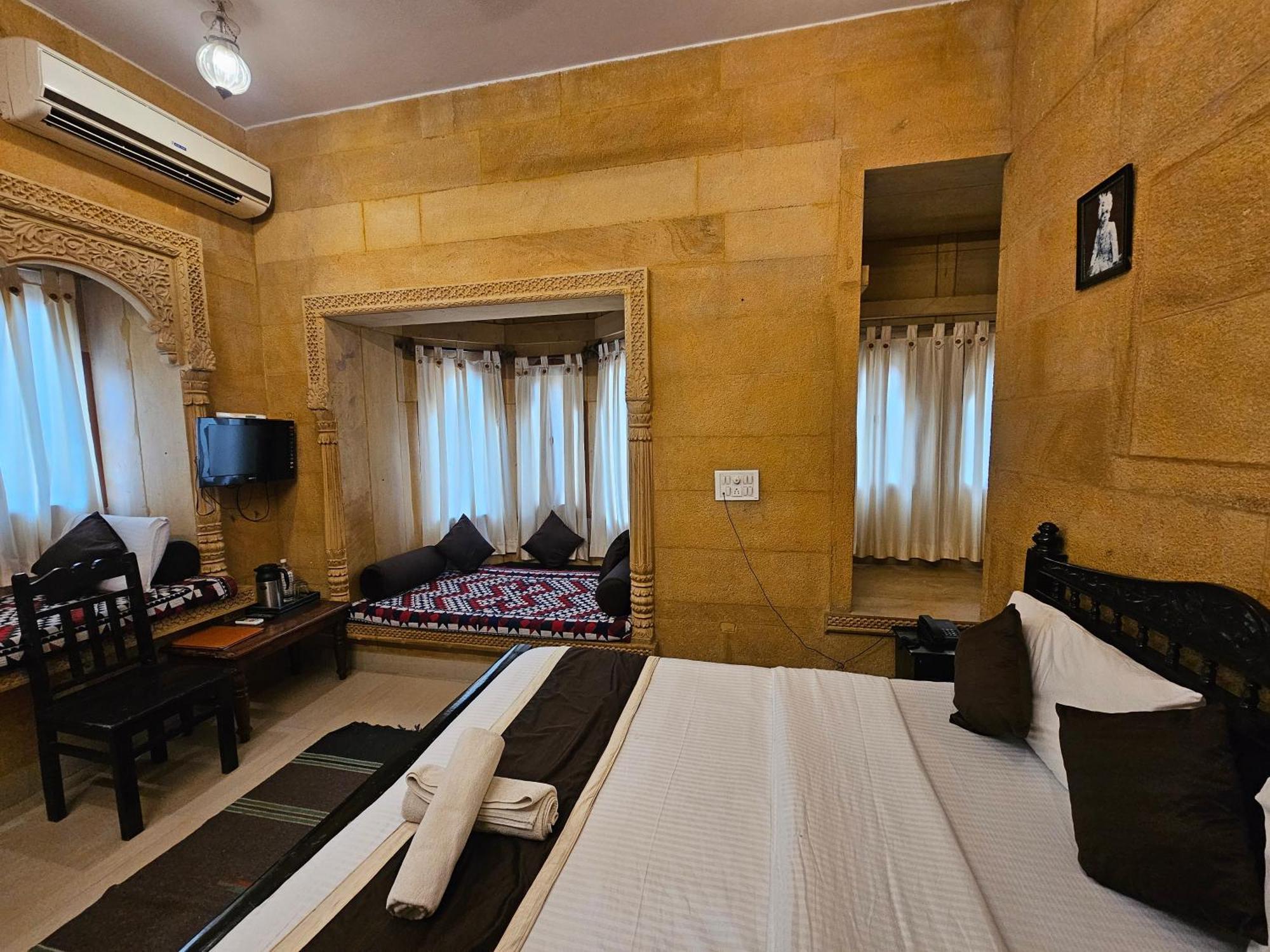 Hotel Royal Haveli Dzsaiszalmer Kültér fotó
