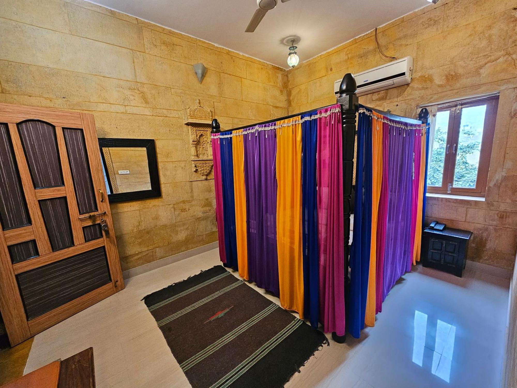 Hotel Royal Haveli Dzsaiszalmer Kültér fotó